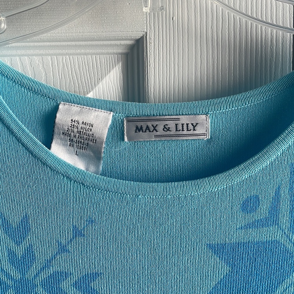 2 holiday tops size L - Picture 5 of 7